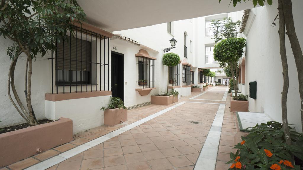 마르베야 Club Jardines Del Puerto 아파트 외부 사진