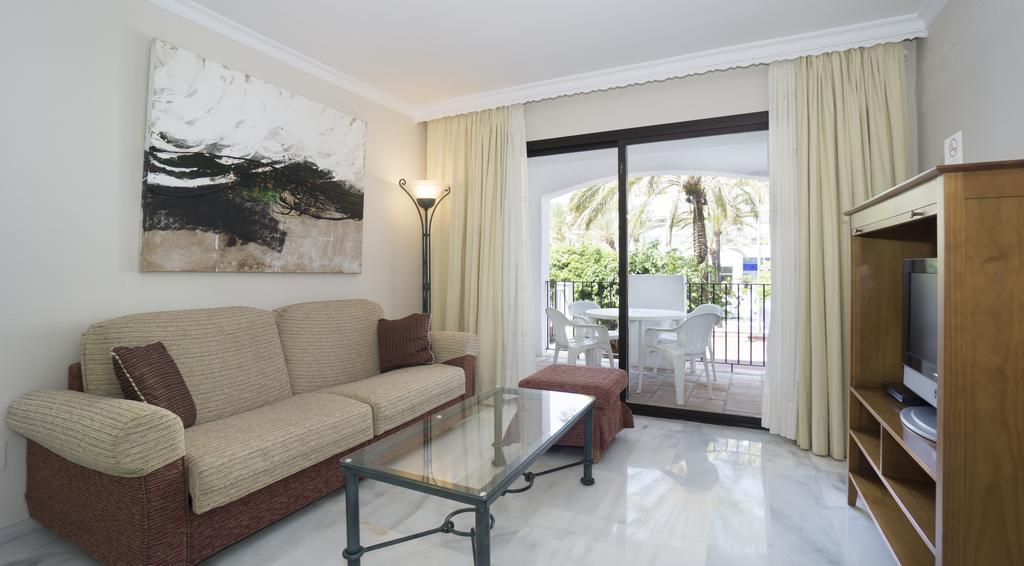 마르베야 Club Jardines Del Puerto 아파트 외부 사진