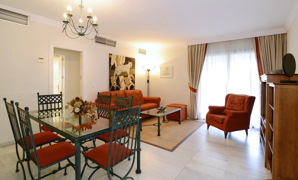마르베야 Club Jardines Del Puerto 아파트 외부 사진