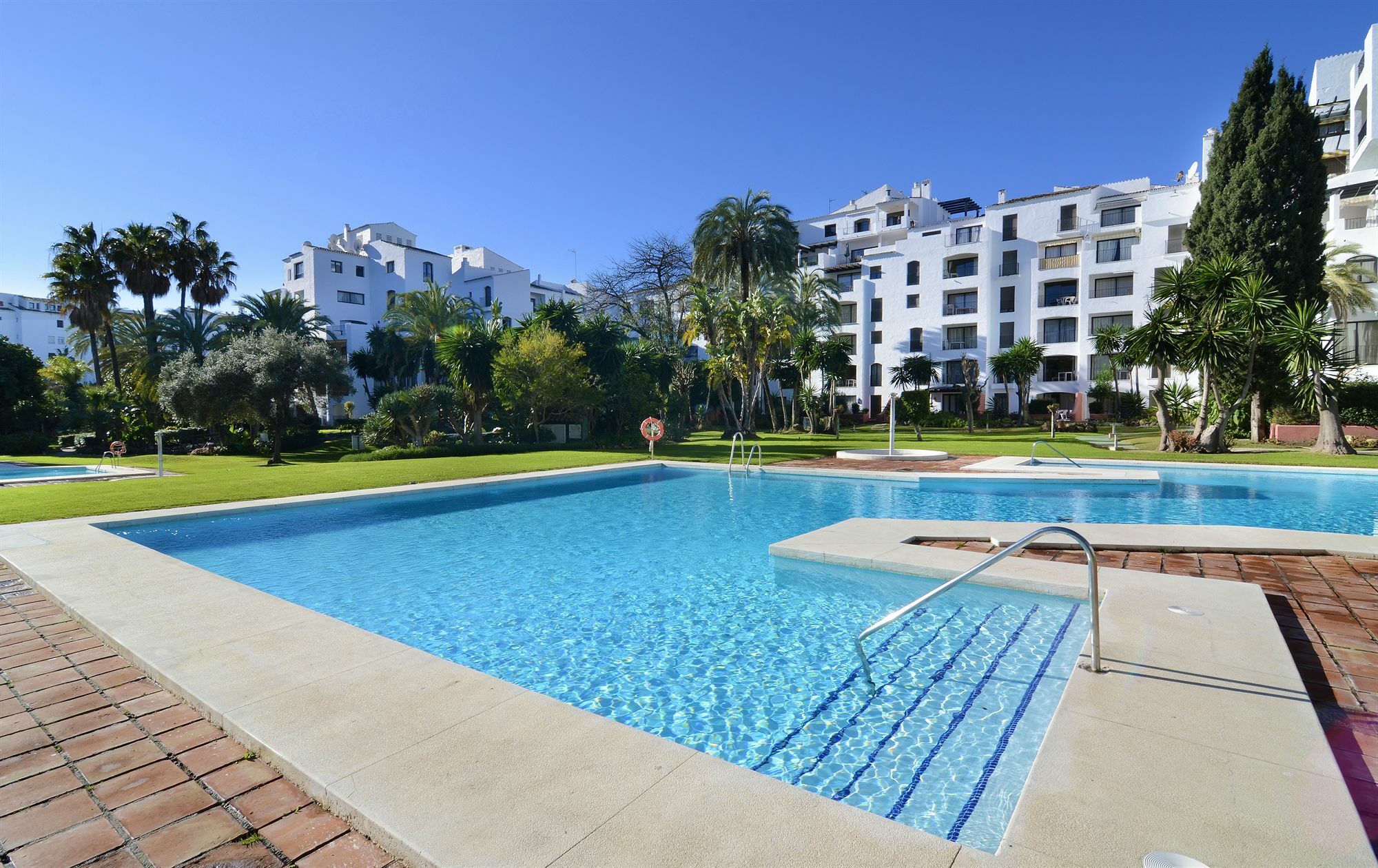 마르베야 Club Jardines Del Puerto 아파트 외부 사진